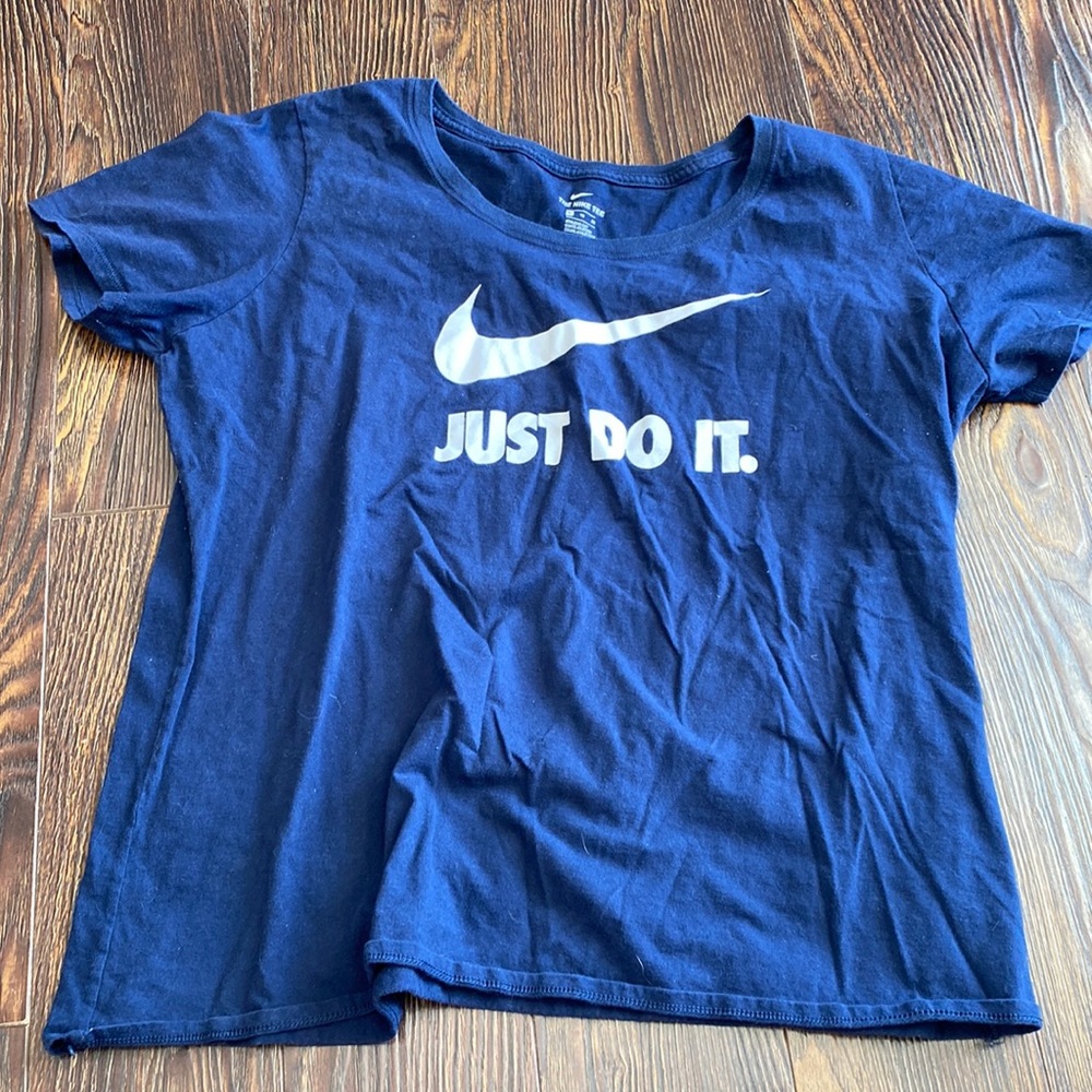 Men’s Nike short sleeve t shirt amazing shape like new 10/10 🔥🔥🔥🔥